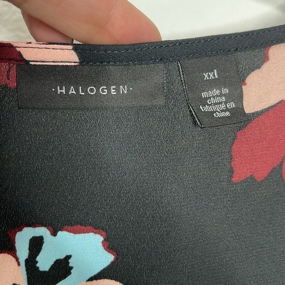 Halogen Black V Neck Short Flutter Sleeve Floral Print Blouse Size XXL New - Picture 3 of 6